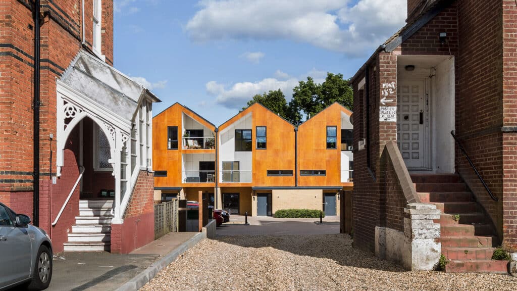WoodviewMews GeraghtyTaylorArchitects London UK 2015 Parklex Facade Gold 00