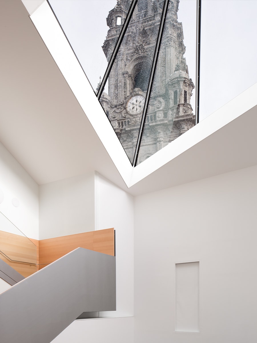 Musée des Pèlerinages et de Santiago, par Manuel Gallego.