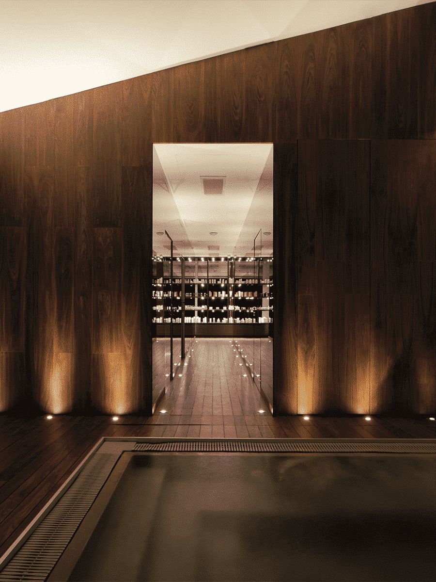 parklex-prodema-walnut-hotel-sezz-saint-tropez-christophe-pillet-00-V