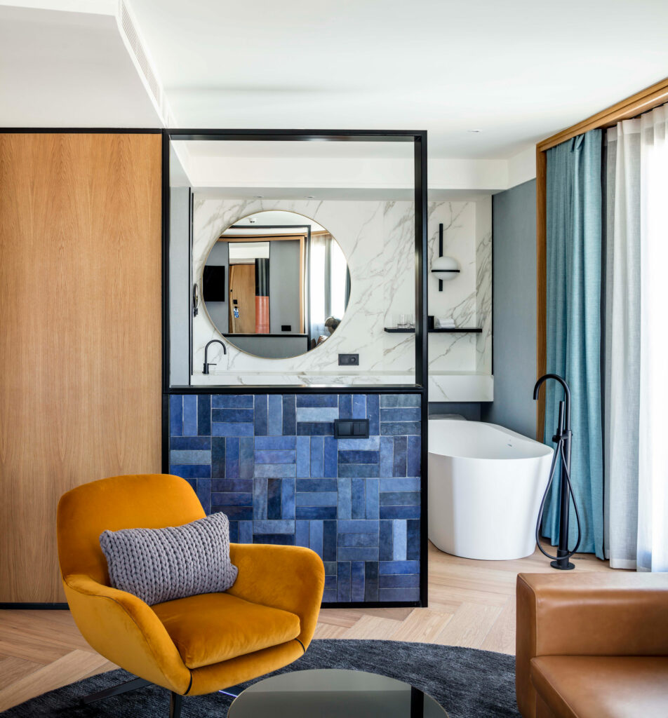 parklex-prodema-white-oak-kimpton-vividora-hotel-el-equipo-creativo-04