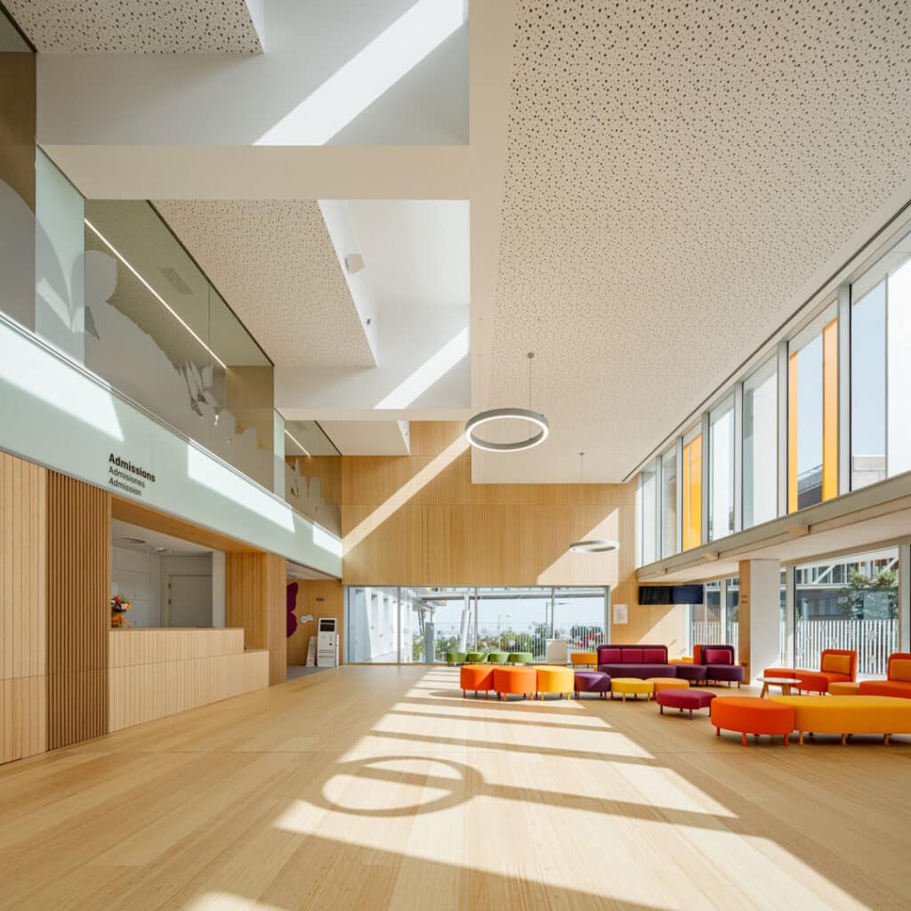 Sant-Joan-de-Deu-Pediatric-Cancer-Center-Barcelona-Flooring-Bamboo_2
