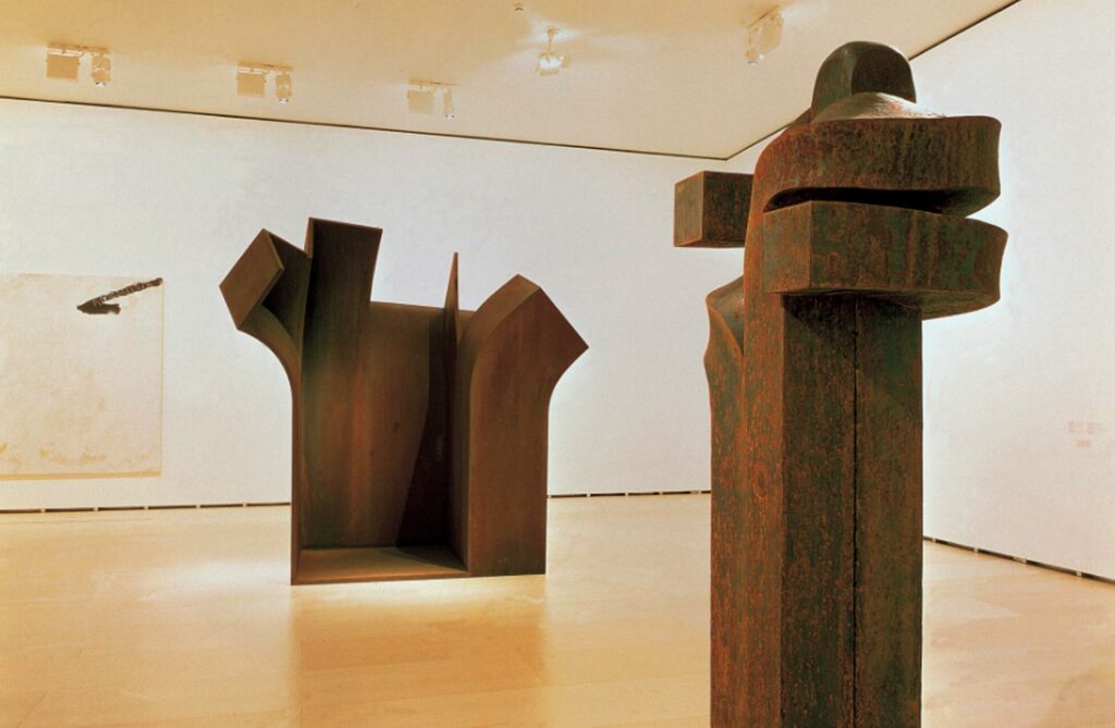 Suelos con madera natural Parklex Prodema en el Museo Guggenheim Bilbao, de Frank Gehry y César Caicoya